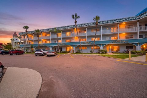 Condo in Clearwater, Florida, 2 bedrooms  № 2110755