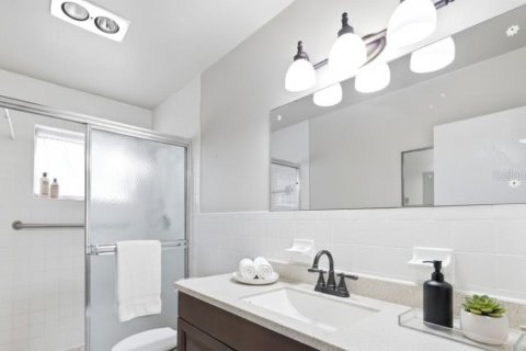 Condo in Clearwater, Florida, 2 bedrooms № 2110755 - photo 19