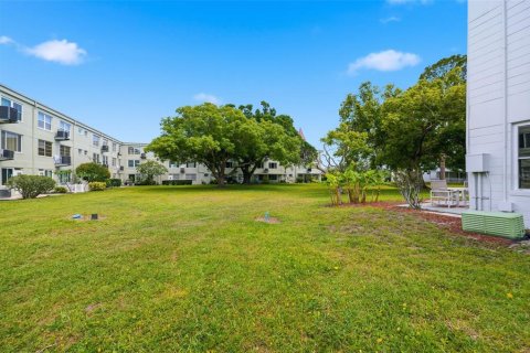 Condo in Clearwater, Florida, 2 bedrooms № 2110755 - photo 23