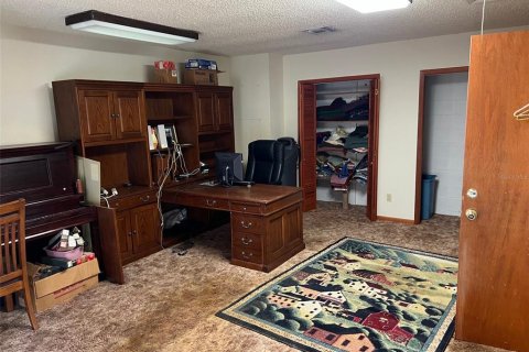 Casa en venta en Fruitland Park, Florida, 4 dormitorios, 279.45 m2 № 2225187 - foto 11