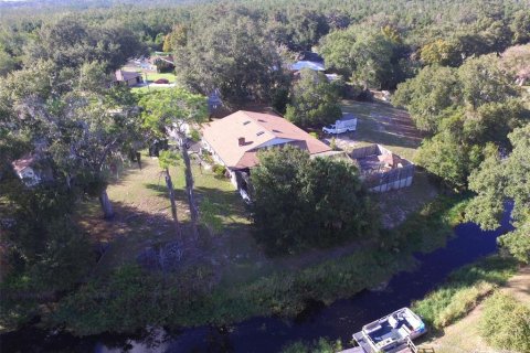 Casa en venta en Fruitland Park, Florida, 4 dormitorios, 279.45 m2 № 2225187 - foto 4