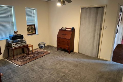 Casa en venta en Fruitland Park, Florida, 4 dormitorios, 279.45 m2 № 2225187 - foto 10