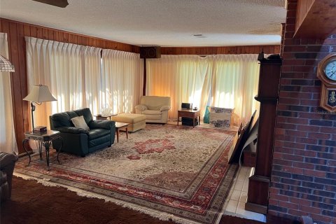 Casa en venta en Fruitland Park, Florida, 4 dormitorios, 279.45 m2 № 2225187 - foto 5