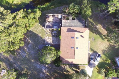 Casa en venta en Fruitland Park, Florida, 4 dormitorios, 279.45 m2 № 2225187 - foto 2