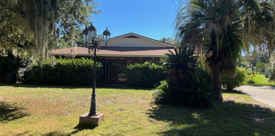 Casa en Fruitland Park, Florida 4 dormitorios, 279.45 m2 № 2225187