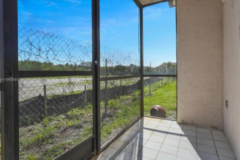 Condominio en venta en Miami, Florida, 3 dormitorios, 104.52 m2 № 2000557 - foto 11