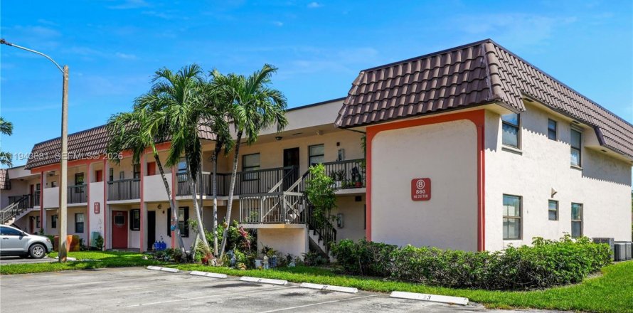 Condominio en Miami, Florida, 3 dormitorios  № 2000557