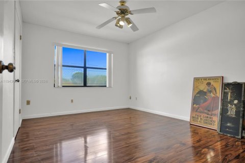 Condominio en venta en Miami, Florida, 3 dormitorios, 104.52 m2 № 2000557 - foto 15