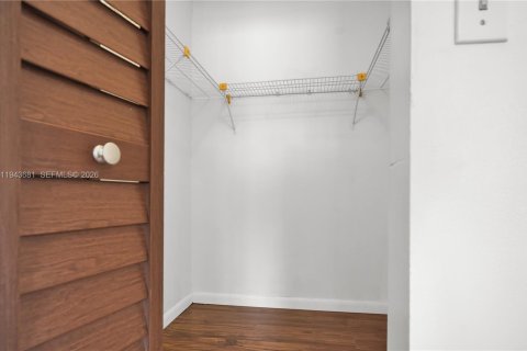 Condominio en venta en Miami, Florida, 3 dormitorios, 104.52 m2 № 2000557 - foto 16