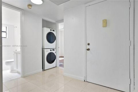 Condominio en venta en Miami, Florida, 3 dormitorios, 104.52 m2 № 2000557 - foto 19