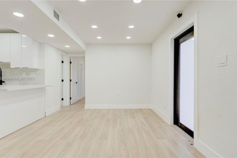 Купить виллу или дом в Хомстед, Флорида 3 спальни, 112.23м2, № 1798745 - фото 13