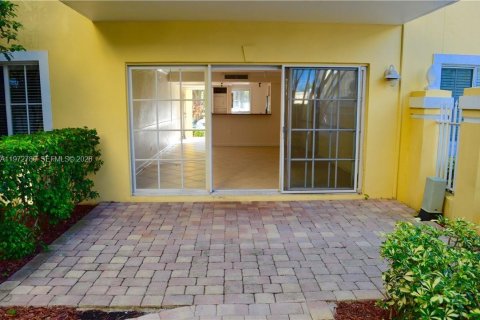 Copropriété à louer à Fort Lauderdale, Floride: 2 chambres, 91.04 m2 № 2046301 - photo 10