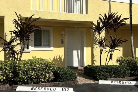 Copropriété à louer à Fort Lauderdale, Floride: 2 chambres, 91.04 m2 № 2046301 - photo 3