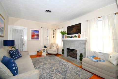 House in Mount Dora, Florida 2 bedrooms, 111.95 sq.m. № 1620917 - photo 6
