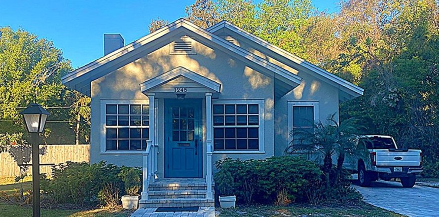 House in Mount Dora, Florida 2 bedrooms, 111.95 sq.m. № 1620917