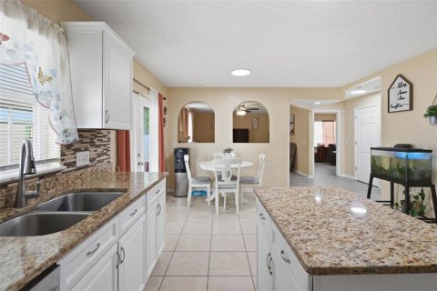 Villa ou maison à vendre à Kissimmee, Floride: 5 chambres, 199.18 m2 № 2127140 - photo 6