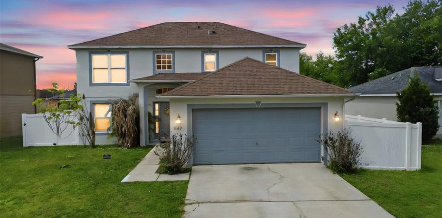 Villa ou maison à Kissimmee, Floride 5 chambres, 199.18 m2 № 2127140