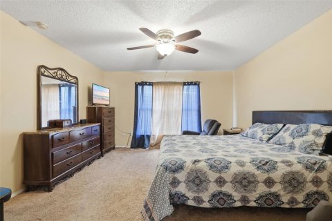 Villa ou maison à vendre à Kissimmee, Floride: 5 chambres, 199.18 m2 № 2127140 - photo 15