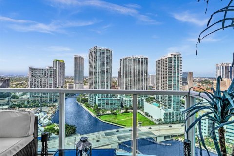 Купить кондоминиум в Майами, Флорида 2 спальни, 117.71м2, № 1735793 - фото 10