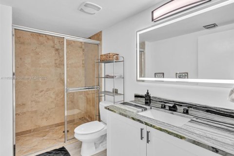 Купить кондоминиум в Майами, Флорида 2 спальни, 117.71м2, № 1735793 - фото 16