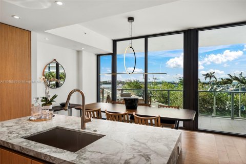 Condo in Miami Beach, Florida, 3 bedrooms  № 1844063 - photo 6