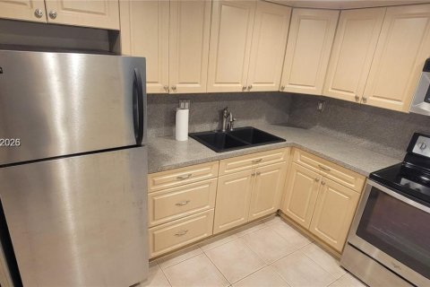 Купить кондоминиум в Холливуд, Флорида 1 спальня, 72.46м2, № 2005960 - фото 5