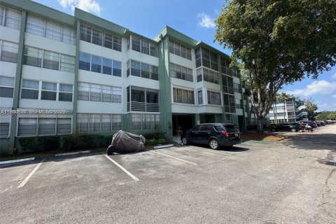 Купить кондоминиум в Холливуд, Флорида 1 спальня, 72.46м2, № 2005960 - фото 12