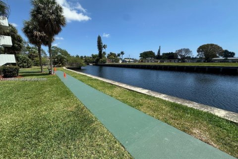 Купить кондоминиум в Холливуд, Флорида 1 спальня, 72.46м2, № 2005960 - фото 11