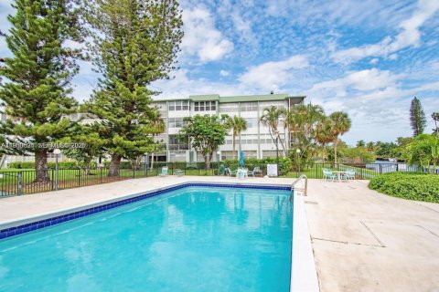 Купить кондоминиум в Холливуд, Флорида 1 спальня, 72.46м2, № 2005960 - фото 15