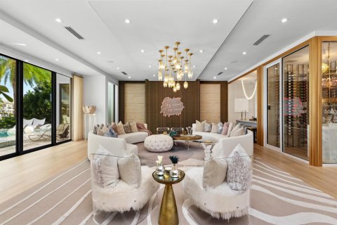 House in Fort Lauderdale, Florida 7 bedrooms, 742.1 sq.m. № 2381429 - photo 9