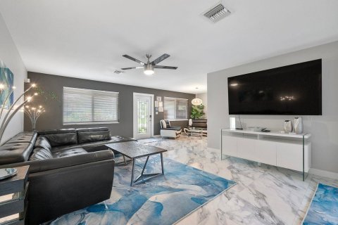 Villa ou maison à vendre à Wilton Manors, Floride: 3 chambres, 180.23 m2 № 2081755 - photo 4