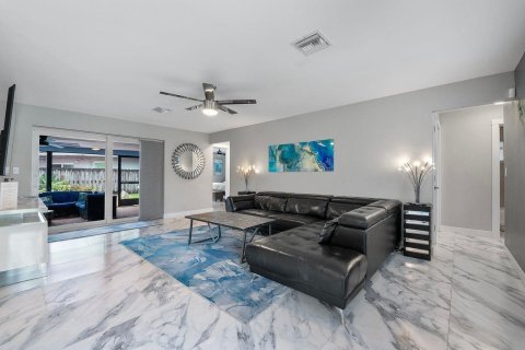 Villa ou maison à vendre à Wilton Manors, Floride: 3 chambres, 180.23 m2 № 2081755 - photo 2