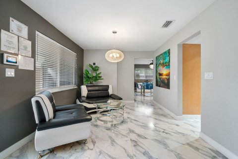 Villa ou maison à vendre à Wilton Manors, Floride: 3 chambres, 180.23 m2 № 2081755 - photo 6