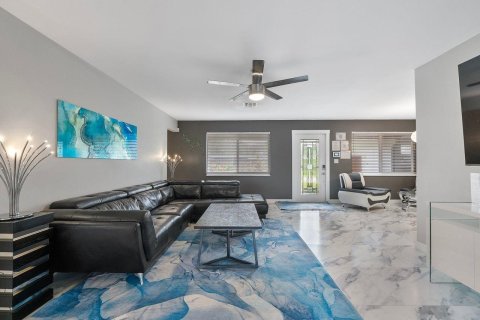 Villa ou maison à vendre à Wilton Manors, Floride: 3 chambres, 180.23 m2 № 2081755 - photo 3