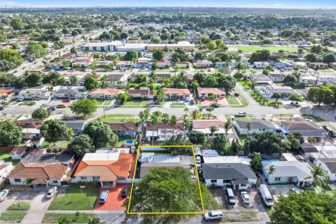 Villa ou maison à vendre à Hialeah, Floride: 3 chambres, 181.16 m2 № 1990879 - photo 29