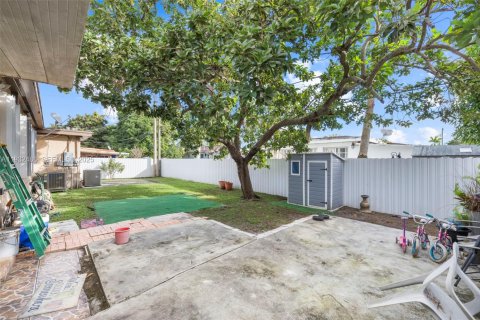 Villa ou maison à vendre à Hialeah, Floride: 3 chambres, 181.16 m2 № 1990879 - photo 19