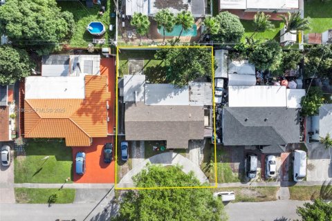 Villa ou maison à vendre à Hialeah, Floride: 3 chambres, 181.16 m2 № 1990879 - photo 27