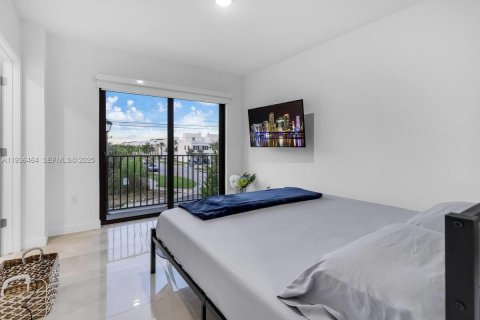 Townhouse in Homestead, Florida 4 bedrooms, 129.88 sq.m. № 1994428 - photo 5