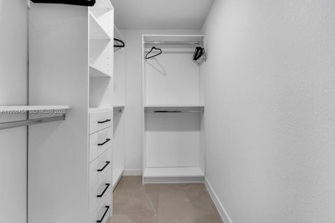 Townhouse in Homestead, Florida 4 bedrooms, 129.88 sq.m. № 1994428 - photo 6