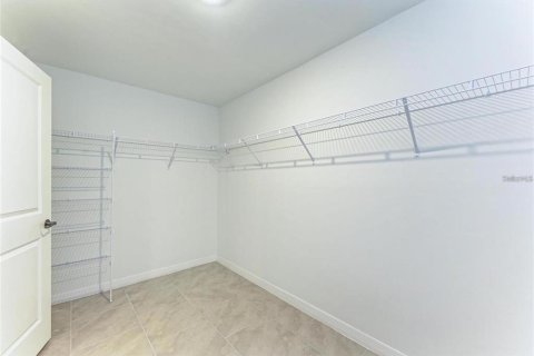 House in Port Charlotte, Florida 4 bedrooms, 180.32 sq.m. № 2209985 - photo 21
