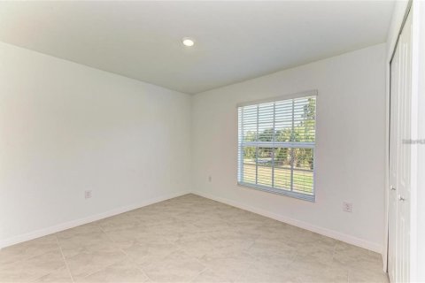 House in Port Charlotte, Florida 4 bedrooms, 180.32 sq.m. № 2209985 - photo 14