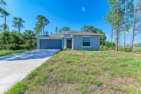 House in Port Charlotte, Florida 4 bedrooms, 180.32 sq.m. № 2209985