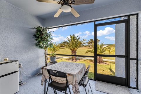 Commercial property in Punta Gorda, Florida 6 bedrooms, 231.14 sq.m. № 2239674 - photo 22
