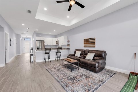 Commercial property in Punta Gorda, Florida 6 bedrooms, 231.14 sq.m. № 2239674 - photo 30