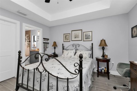 Commercial property in Punta Gorda, Florida 6 bedrooms, 231.14 sq.m. № 2239674 - photo 17