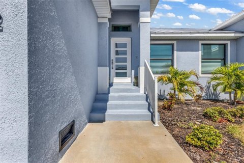 Commercial property in Punta Gorda, Florida 6 bedrooms, 231.14 sq.m. № 2239674 - photo 4