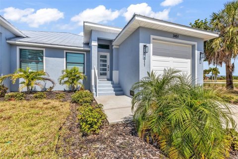 Commercial property in Punta Gorda, Florida 6 bedrooms, 231.14 sq.m. № 2239674 - photo 24
