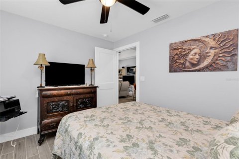 Commercial property in Punta Gorda, Florida 6 bedrooms, 231.14 sq.m. № 2239674 - photo 15