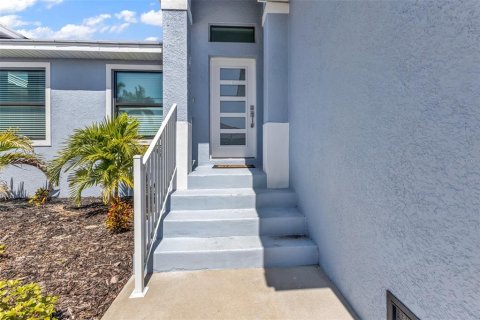 Commercial property in Punta Gorda, Florida 6 bedrooms, 231.14 sq.m. № 2239674 - photo 25