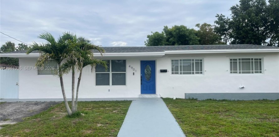 Villa ou maison à Miami Gardens, Floride 4 chambres, 129.6 m2 № 2344440